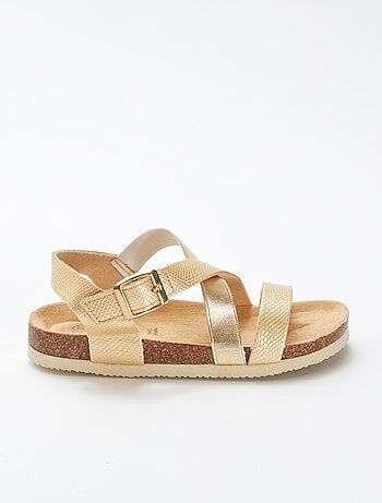 Sandalias con tiras cruzadas