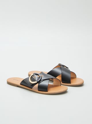 Sandalias con tiras cruzadas