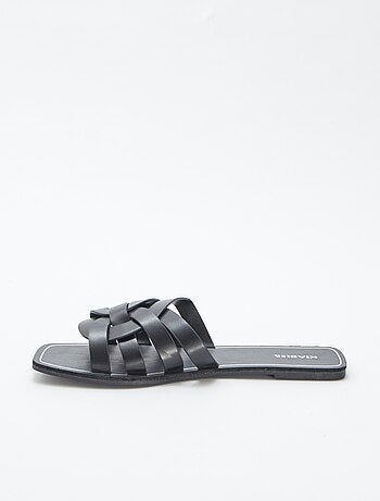 Sandalias con tiras cruzadas