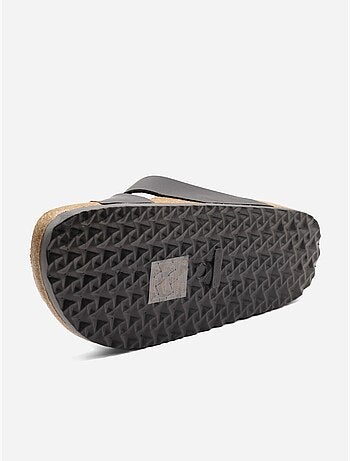 Sandalias con tiras cruzadas