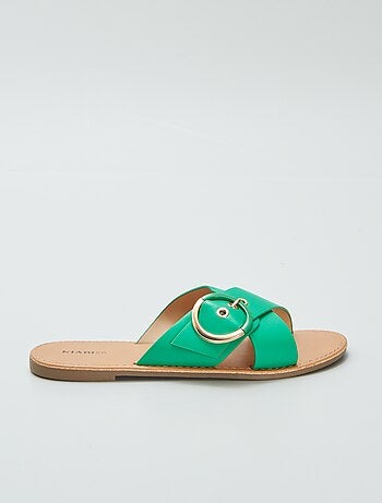 Sandalias con tiras cruzadas