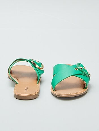 Sandalias con tiras cruzadas