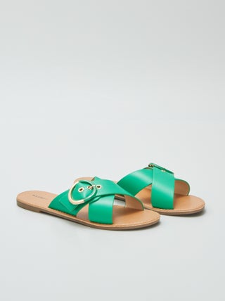 Sandalias con tiras cruzadas