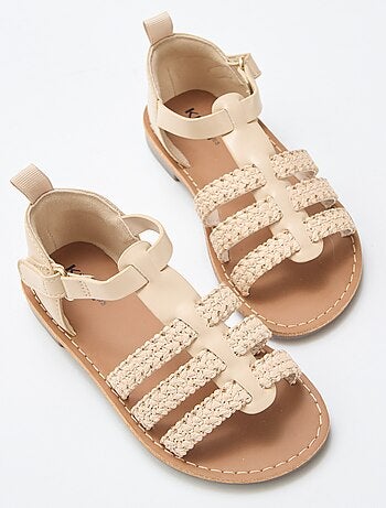 Sandalias con tiras de 'paja'