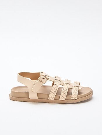 Sandalias con tiras de paja