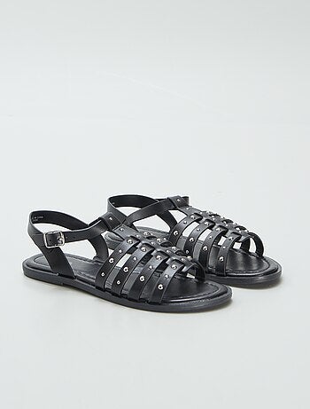 Sandalias con tiras de tachuelas