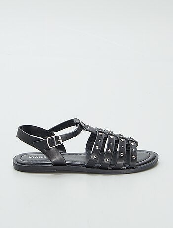 Sandalias con tiras de tachuelas