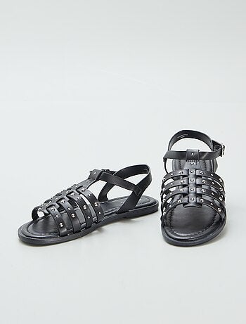 Sandalias con tiras de tachuelas