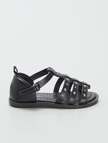 Sandalias con tiras de tachuelas