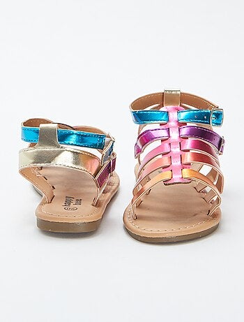 Sandalias con tiras multicolores