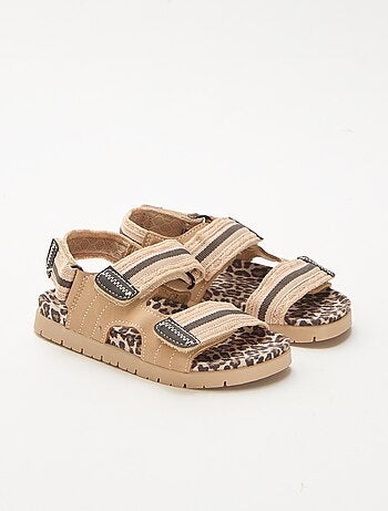 Sandalias con velcro estampado de leopardo