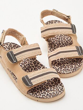 Sandalias con velcro estampado de leopardo