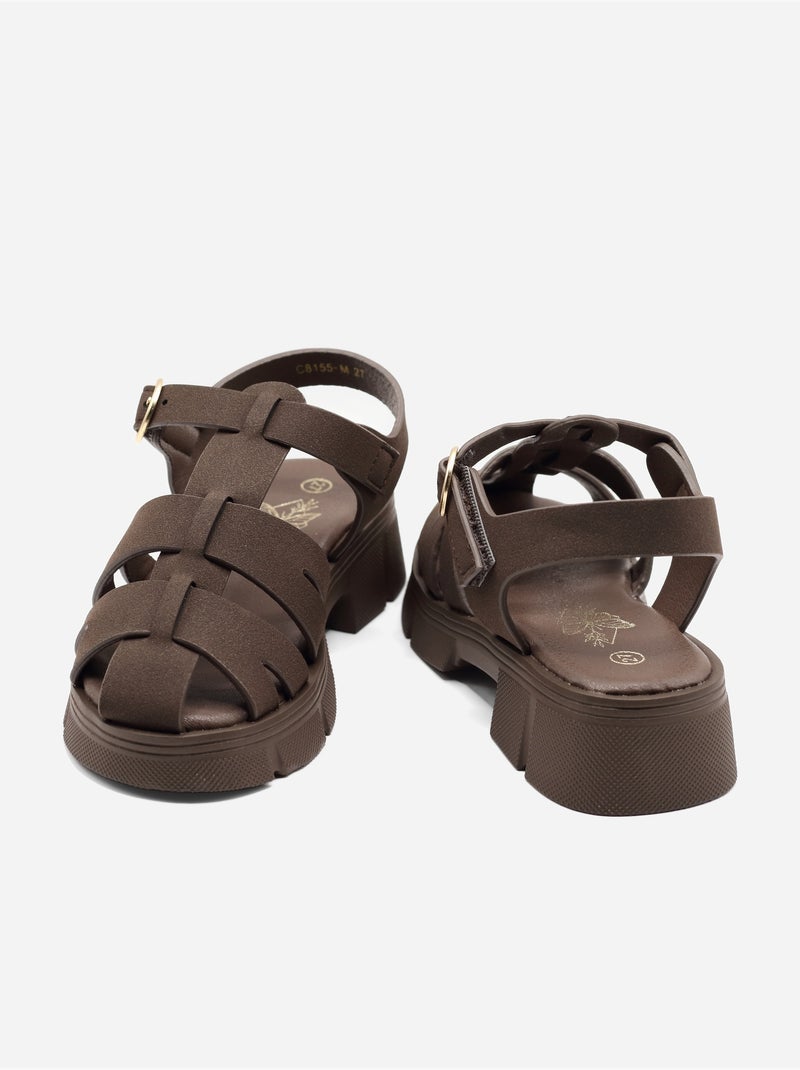 Sandalias con velcro Marrón - Kiabi
