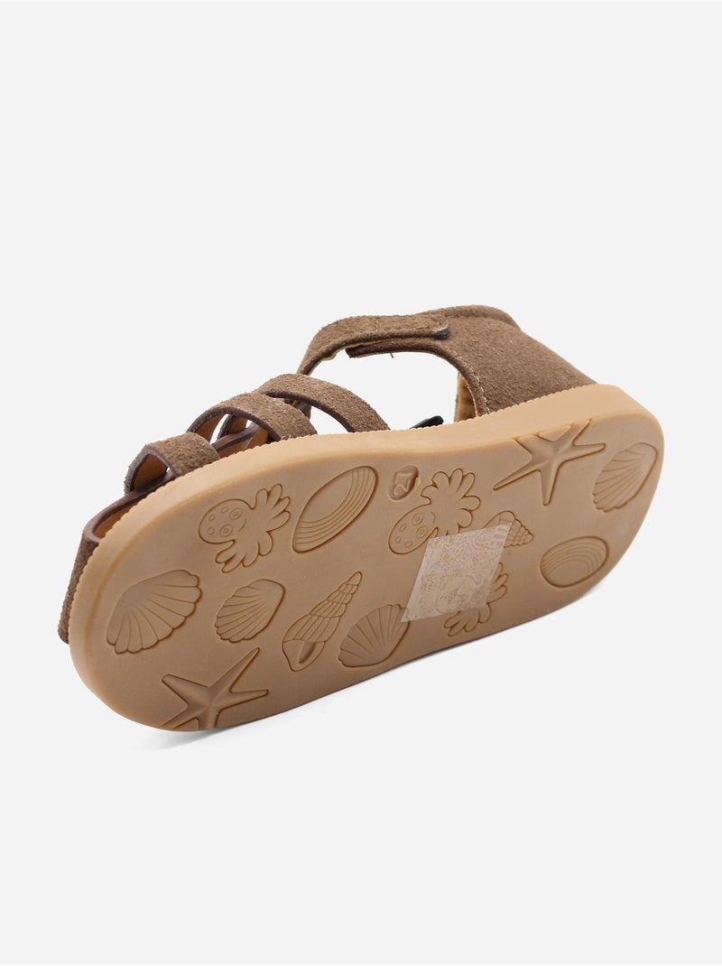 Sandalias con velcro Marrón - Kiabi