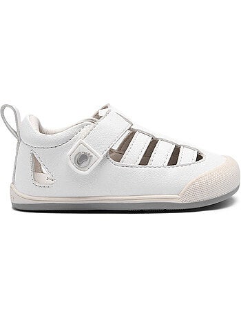 Sandalias conguitos cerradas respetuosas