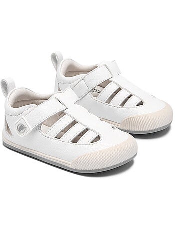 Sandalias conguitos cerradas respetuosas
