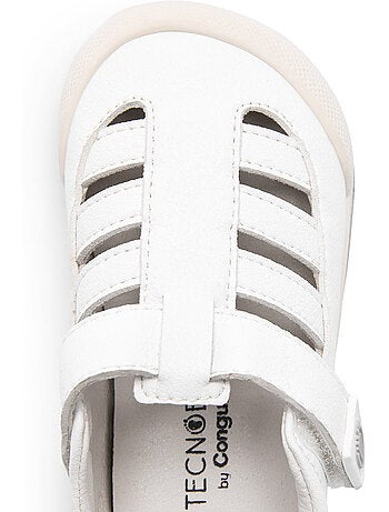 Sandalias conguitos cerradas respetuosas
