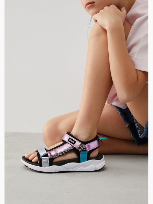 Sandalias conguitos tiras abiertas - Kiabi Sandalias conguitos tiras abiertas - Kiabi