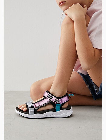 Sandalias conguitos tiras abiertas