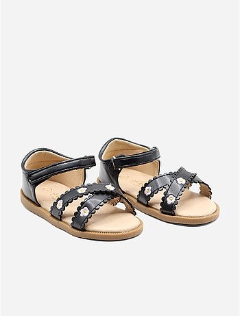 Sandalias correa cruzada