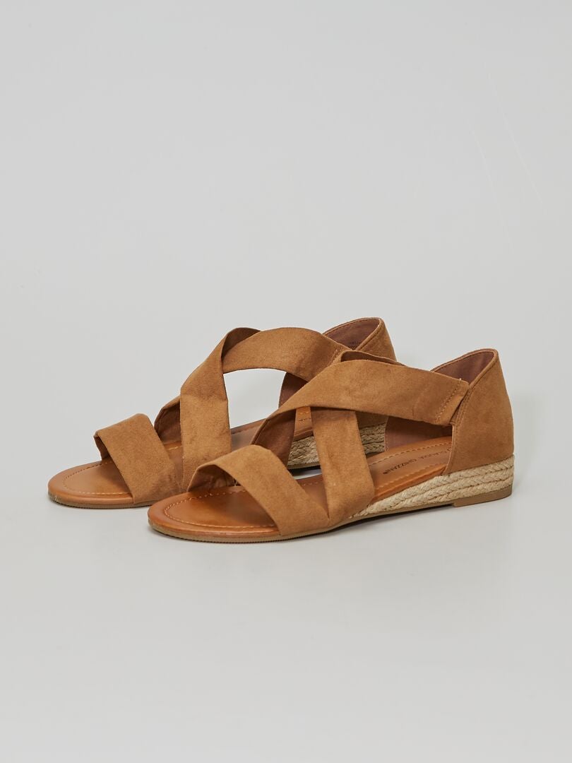 Sandalias cruzadas color canela Gaia