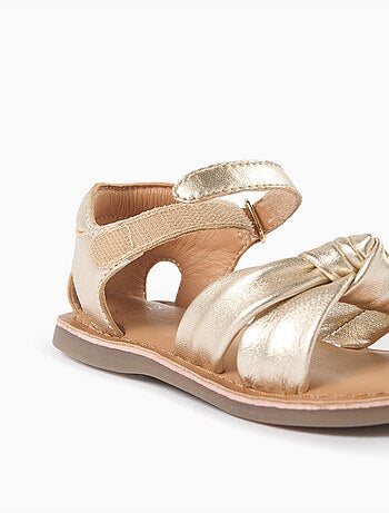 Sandalias de cuero con nudo decorativo