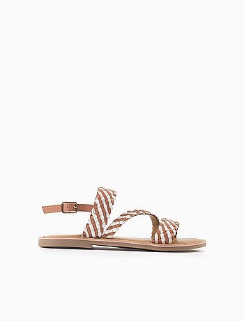 Sandalias de cuero con tiras trenzadas y acolchado
