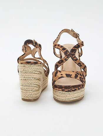 Sandalias de cuña con tacón de cuerda