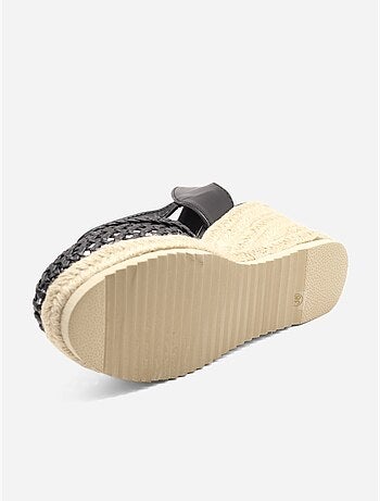 Sandalias de cuña trenzadas