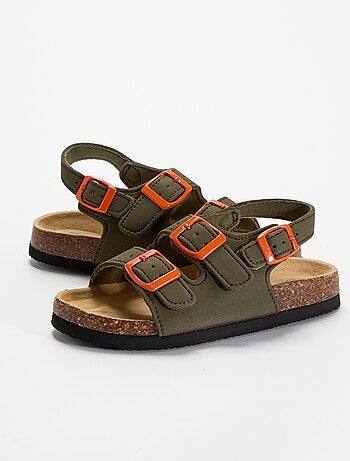 Sandalias de doble tira con hebillas contrastantes
