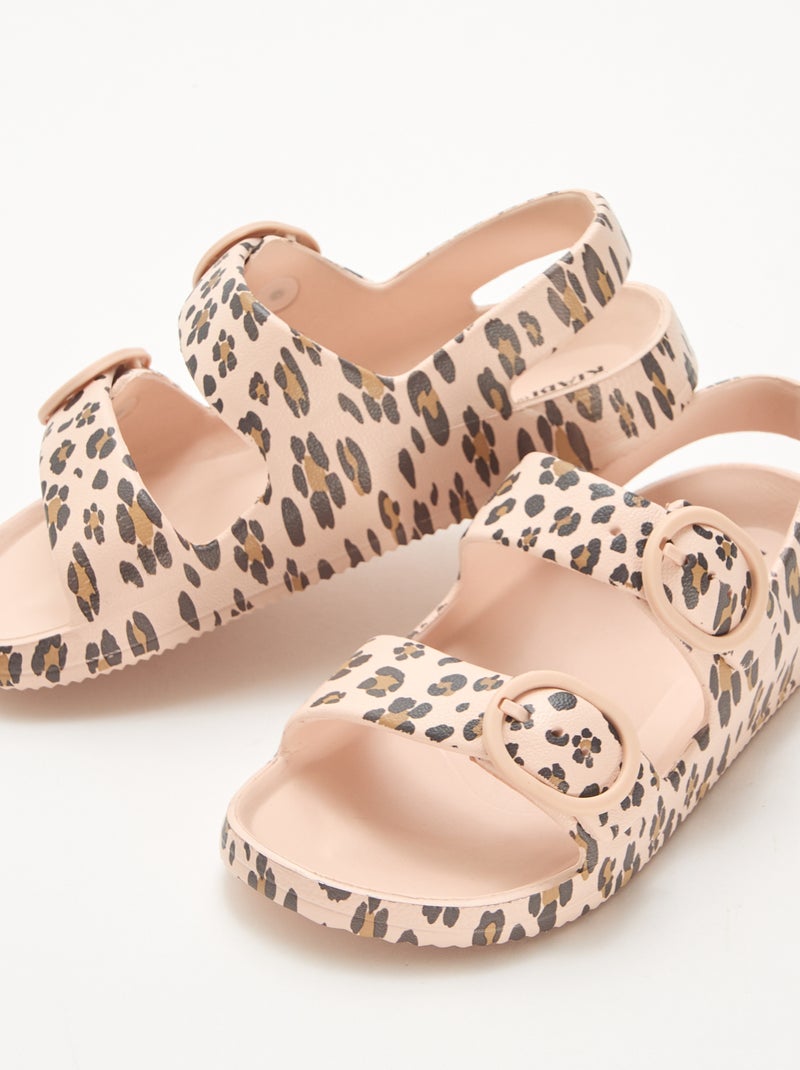 Sandalias de goma con estampado de leopardo Marron - Kiabi