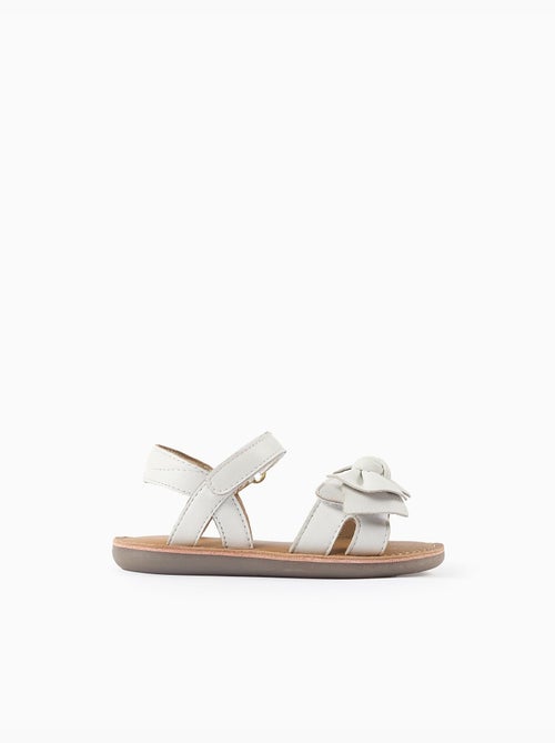 Sandalias de piel con lazo decorativo - Kiabi