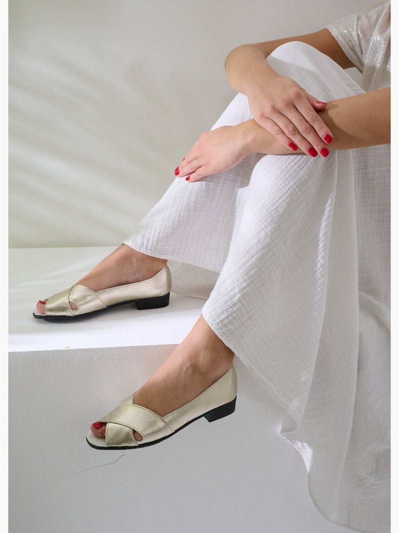 Sandalias de piel con puntera abierta - Afibel Dorado - Kiabi