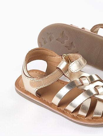 Sandalias de piel con tiras cruzadas