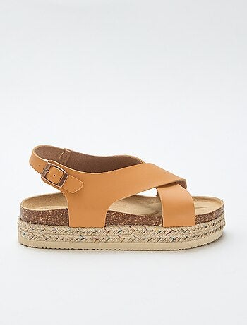Sandalias de plataforma con tiras cruzadas