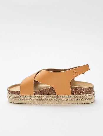 Sandalias de plataforma con tiras cruzadas