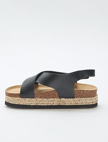 Sandalias de plataforma con tiras cruzadas