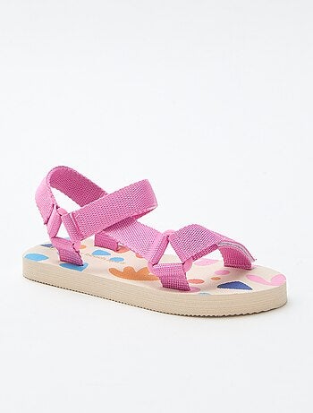 Sandalias de playa con tiras textiles