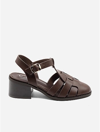 Sandalias de tacón con correa y hebilla