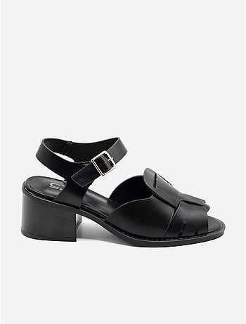 Sandalias de tacón con correa y hebilla