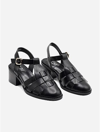 Sandalias de tacón con correa y hebilla