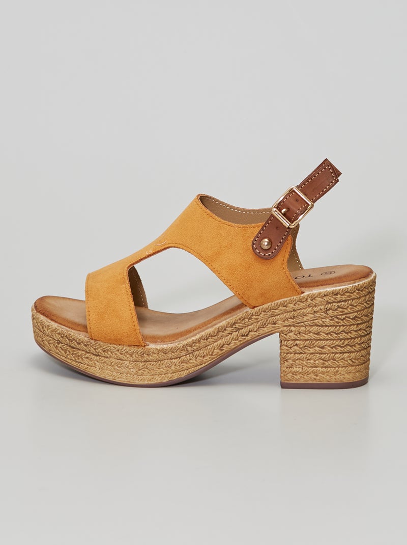 Sandalias de tacón de material sintético camello - Kiabi