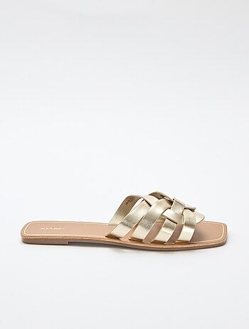 Sandalias de tiras doradas