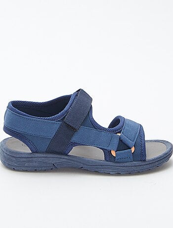 Sandalias de velcro con triángulo decorativo