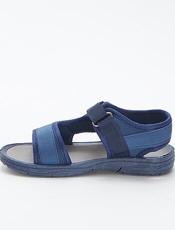 Sandalias de velcro con triángulo decorativo