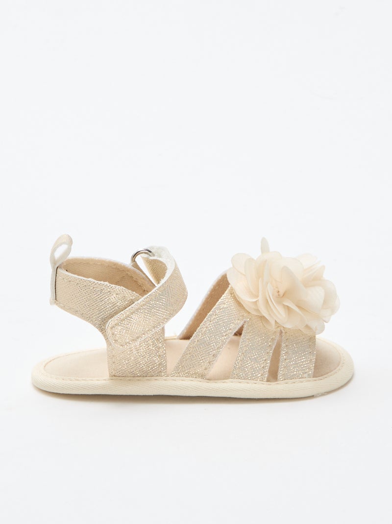 Sandalias doradas con flor Amarillo - Kiabi
