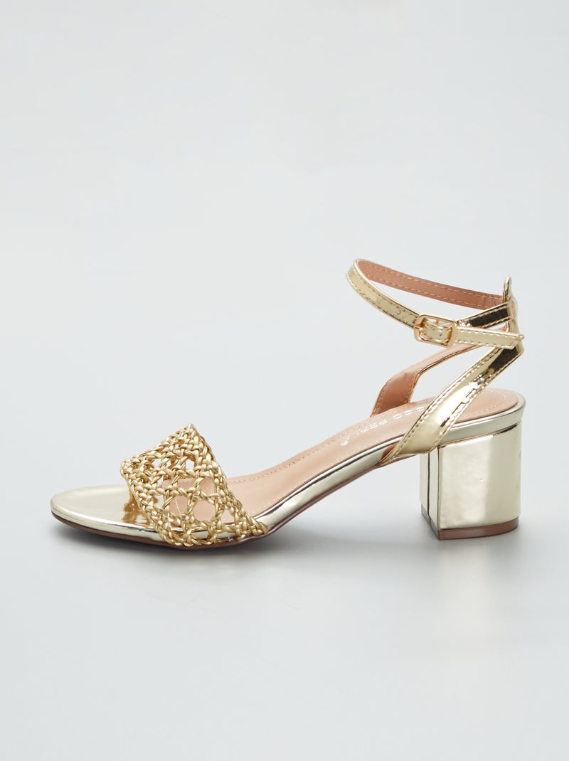 Sandalias doradas de tacón cuadrado con tira trenzada BEIGE - Kiabi