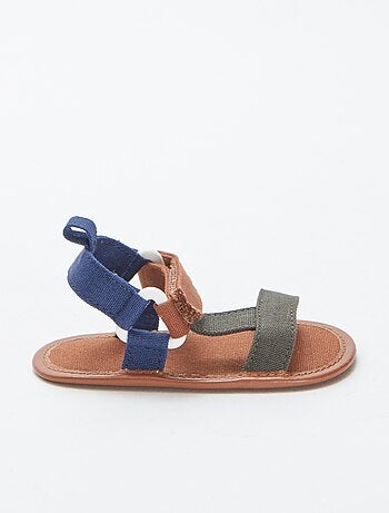 Sandalias estilo trekking multicolores