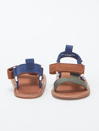 Sandalias estilo trekking multicolores
