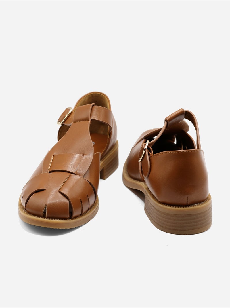 Sandalias planas cerradas Camel - Kiabi